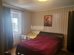 2-комнатная квартира (57м2) на продажу по адресу Кудрово г., Ленинградская ул., 5— фото 7 из 11