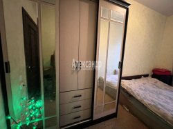 2-комнатная квартира (47м2) на продажу по адресу Синявинская ул., 22— фото 8 из 15