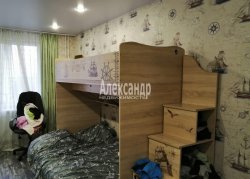 3-комнатная квартира (83м2) на продажу по адресу Свердлова пос., Западный пр-зд, 12— фото 5 из 14