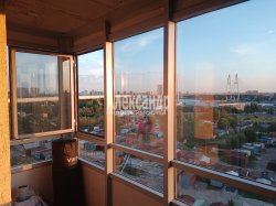 2-комнатная квартира (64м2) на продажу по адресу Октябрьская наб., 126— фото 17 из 33