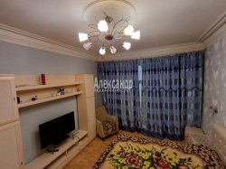 3-комнатная квартира (76м2) на продажу по адресу Большой Казачий пер., 6— фото 3 из 21