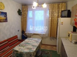 2-комнатная квартира (61м2) на продажу по адресу Шуваловский просп., 51— фото 9 из 21