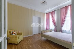 5-комнатная квартира (130м2) на продажу по адресу Почтамтская ул., 13— фото 4 из 24