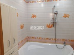 2-комнатная квартира (77м2) на продажу по адресу Шушары пос., Окуловская ул., 7— фото 8 из 24