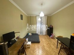 Комната в 3-комнатной квартире (74м2) на продажу по адресу Ломоносов г., Красного Флота ул., 7— фото 2 из 12