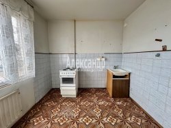 2-комнатная квартира (57м2) на продажу по адресу Приозерск г., Суворова ул., 31— фото 4 из 17