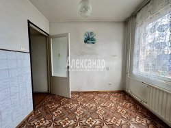 2-комнатная квартира (57м2) на продажу по адресу Приозерск г., Суворова ул., 31— фото 5 из 17