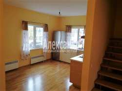 4-комнатная квартира (131м2) на продажу по адресу Подпорожье г., Исакова ул., 2— фото 3 из 37
