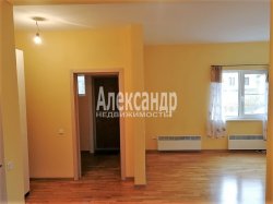 4-комнатная квартира (131м2) на продажу по адресу Подпорожье г., Исакова ул., 2— фото 4 из 37