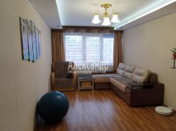 3-комнатная квартира (61м2) на продажу по адресу Ломоносов г., Ораниенбаумский просп., 49— фото 2 из 19