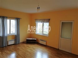 4-комнатная квартира (131м2) на продажу по адресу Подпорожье г., Исакова ул., 2— фото 6 из 37