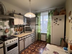 2-комнатная квартира (48м2) на продажу по адресу Пограничника Гарькавого ул., 33— фото 3 из 7