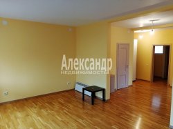 4-комнатная квартира (131м2) на продажу по адресу Подпорожье г., Исакова ул., 2— фото 8 из 37