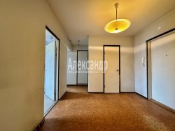 2-комнатная квартира (57м2) на продажу по адресу Приозерск г., Суворова ул., 31— фото 15 из 17
