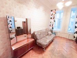 Комната в 6-комнатной квартире (180м2) на продажу по адресу Марата ул., 76— фото 2 из 8