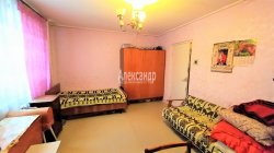 Комната в 2-комнатной квартире (52м2) на продажу по адресу Ярослава Гашека ул., 4— фото 3 из 14