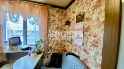 1-комнатная квартира (33м2) на продажу по адресу Павловск г., Пионерская ул., 12— фото 2 из 10