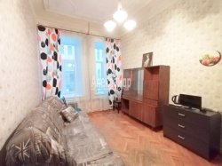 Комната в 6-комнатной квартире (180м2) на продажу по адресу Марата ул., 76— фото 3 из 8