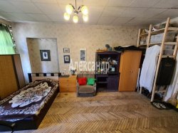 Комната в 3-комнатной квартире (100м2) на продажу по адресу Съезжинская ул., 13— фото 4 из 11