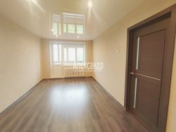 1-комнатная квартира (37м2) на продажу по адресу Селезнево пос., Центральная ул., 16— фото 2 из 16