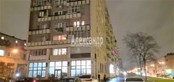 3-комнатная квартира (54м2) на продажу по адресу Большеохтинский просп., 10— фото 2 из 28