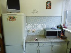 3-комнатная квартира (61м2) на продажу по адресу Приладожский пгт., 5— фото 9 из 15