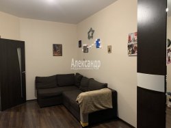 1-комнатная квартира (39м2) на продажу по адресу Маршала Блюхера просп., 7— фото 4 из 27