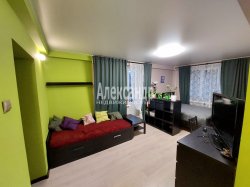 4-комнатная квартира (73м2) на продажу по адресу Подвойского ул., 42— фото 6 из 24