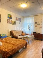 Комната в 6-комнатной квартире (202м2) на продажу по адресу Вознесенский пр., 51— фото 2 из 14