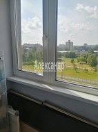 3-комнатная квартира (58м2) на продажу по адресу Луначарского просп., 100— фото 7 из 25