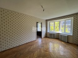 3-комнатная квартира (56м2) на продажу по адресу Стрельна г., Гоголя ул., 6— фото 8 из 30