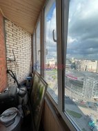 Комната в 2-комнатной квартире (72м2) на продажу по адресу Комендантский просп., 12— фото 4 из 22