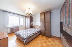 2-комнатная квартира (51м2) на продажу по адресу Красное Село г., Нарвская ул., 2— фото 18 из 28