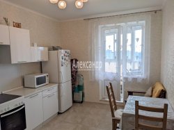1-комнатная квартира (40м2) на продажу по адресу Героев просп., 18— фото 3 из 14