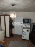 Комната в 2-комнатной квартире (195м2) на продажу по адресу Дыбенко ул., 9— фото 3 из 8