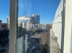 2-комнатная квартира (60м2) на продажу по адресу Сестрорецк г., Токарева ул., 13А— фото 15 из 18