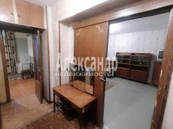 1-комнатная квартира (41м2) на продажу по адресу Маршала Захарова ул., 27— фото 7 из 18