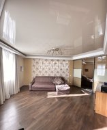 2-комнатная квартира (70м2) на продажу по адресу Рихарда Зорге ул., 4— фото 5 из 16