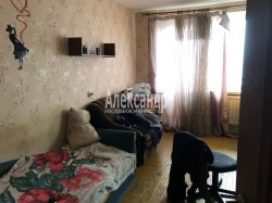 2 комнаты в 6-комнатной квартире (119м2) на продажу по адресу Малая Балканская ул., 52— фото 4 из 10