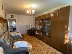 2-комнатная квартира (47м2) на продажу по адресу Светогорск г., Рощинская ул., 5— фото 3 из 24