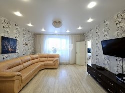 3-комнатная квартира (92м2) на продажу по адресу Ворошилова ул., 25— фото 3 из 17