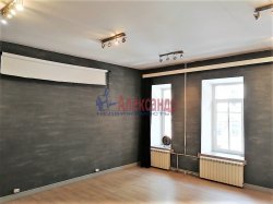2-комнатная квартира (60м2) на продажу по адресу Пушкинская ул., 7— фото 5 из 32