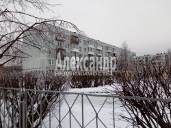 2-комнатная квартира (47м2) на продажу по адресу Ломоносов г., Скуридина ул., 9— фото 11 из 12