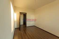 4-комнатная квартира (108м2) на продажу по адресу Новолитовская ул., 14— фото 18 из 31