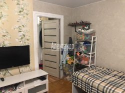 2-комнатная квартира (45м2) на продажу по адресу Колпино г., Октябрьская ул., 75— фото 5 из 19