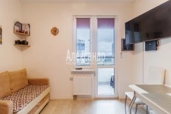 1-комнатная квартира (39м2) на продажу по адресу Муринская дор., 63— фото 2 из 33