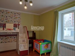 3-комнатная квартира (75м2) на продажу по адресу Петергоф г., Чичеринская ул., 13— фото 3 из 14