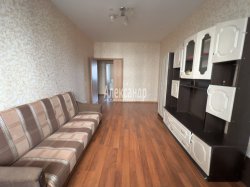 2-комнатная квартира (56м2) на продажу по адресу Старая дер., Школьный пер., 3— фото 4 из 15