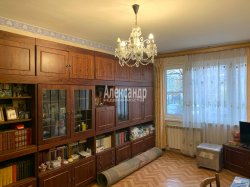 3-комнатная квартира (60м2) на продажу по адресу Ветеранов просп., 129— фото 4 из 15