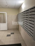 1-комнатная квартира (33м2) на продажу по адресу Русановская ул., 17— фото 4 из 16